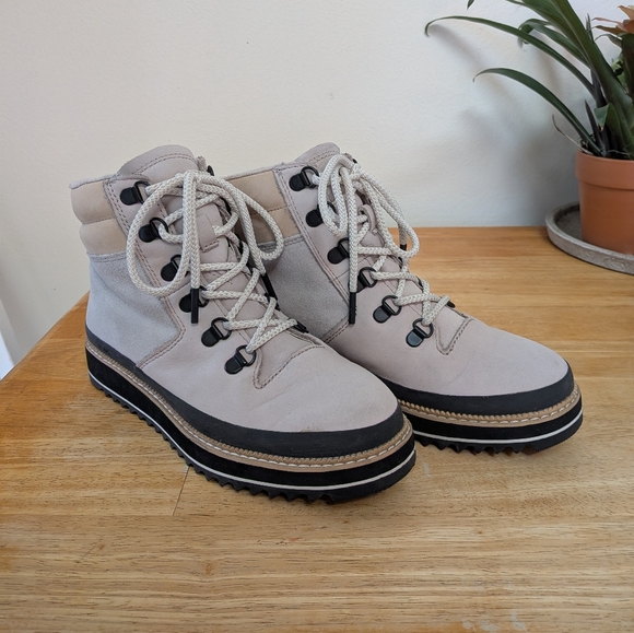 Tom's Mojave Cozy Flat Boots - Picture 1 of 8